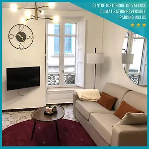https://le-cypriano-t2-au-centre-de-valence-avec-parking.hotels-rhonealpes.com